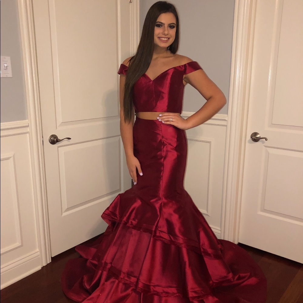 JOVANI prom dress! Burgundy size 6